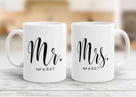 Wedding Mug, Couples Coffee Mugs, Set Couple, Wedding Mugs, Couple Mugs, Bride And Groom Gifts, Bar Set Up, Cute Coffee Mugs, Burlap Pillows