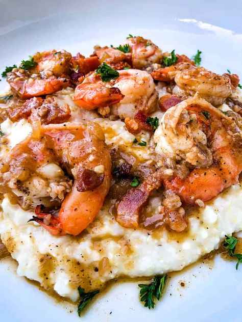 Shrimp And Grits With Gravy, Cheesy Shrimp And Grits, Southern Shrimp And Grits, Shrimp Grits Recipe, Fried Catfish Recipes, Cheesy Shrimp, Instant Pot Easy, Beef Stew Meat Recipes, Quick Grits