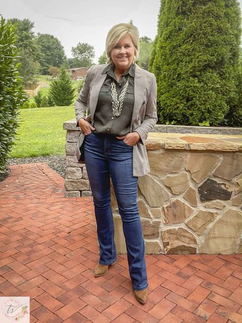 Bootcut Jeans And Button Down Shirt, Olive Shirt Women Outfit, How To Style A Western Button Up, Chic Fall Button-up Jeans, Fall Denim Button-up Blazer, Western Style Button-up Blouse For Spring, Western Work Outfit, Tania Stephens, Western Boots Outfit