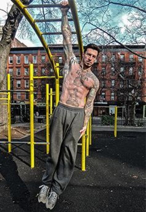 Calistenic Training, Calisthenics Skills, Spartan Race, Body Weight Training, Street Workout, Ninja Warrior, Build Strength, Building Techniques, Men's Fitness