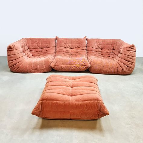 Listed on VNTG.com: Original fabric Vintage Togo modular lounge sofa by Michel Ducaroy for Ligne Roset, 1979 | #vntg #vintage Lobby Hotel, Midcentury Interior, Peach Pink Color, Michel Ducaroy, Modular Lounge, Single Seater, Togo Sofa, Modular Lounges, Beautiful Eye