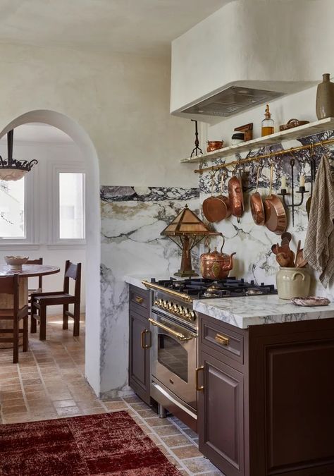 What is Replacing Limewash? Designers Love This Alternative | Livingetc Italian Kitchen Aesthetic, Plaster Kitchen, Victorian Villa, Dreamy Kitchens, Spanish Kitchen, Calacatta Viola, Victorian Kitchen, Home Decor Aesthetic, Home Design Inspiration