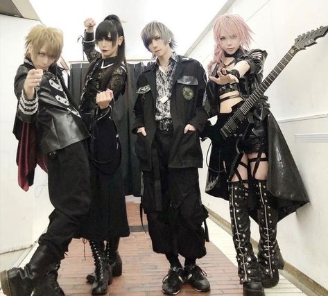 Angura Kei Fashion, Angura Kei Aesthetic, Visual Kei Outfits, Visual Kei Makeup, Visual Kei Fashion, Couple Poses Drawing, Kei Visual, Kei Fashion, Art And Craft Videos