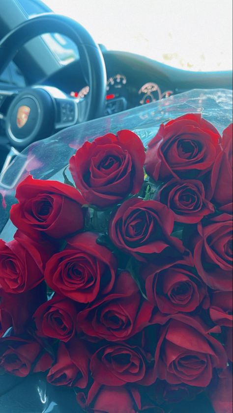 Bouquet, bouquet of roses , fast car, Porsche , date, date night, date night idea Date Night Flowers, Roses Date Night, Roses Night Aesthetic, Date Night Flowers Aesthetic, Flower Bouquet Date Night, Red Flowers Bouquet Gift In Car, Night Flowers, Flower Therapy, Romantic Dates