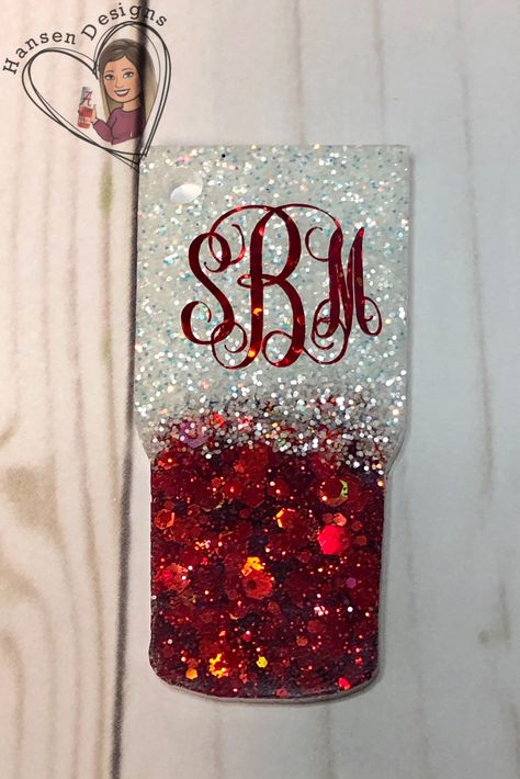 Custom tumbler matching keychain- made with a silicone mold, epoxy & glitter. Tumbler Keychain Ideas, Epoxy Letters, Epoxy Mugs, Glitter Keychains, Epoxy Keychains, Glitter Tumblr, Handmade Air Freshener, Diy Resin Gifts, Epoxy Keychain