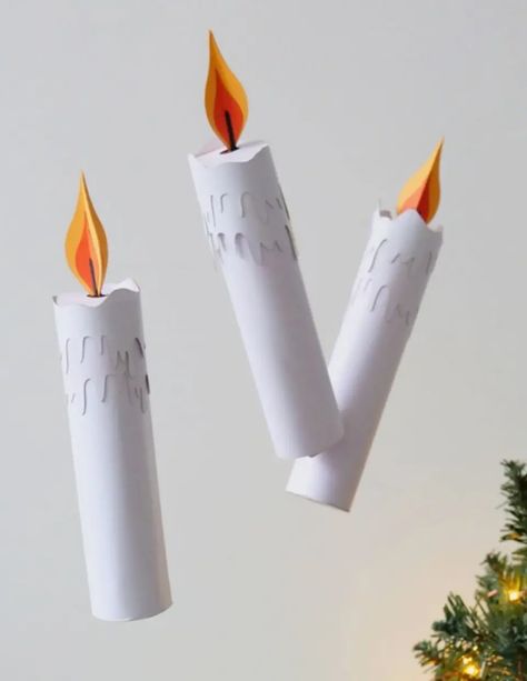 Learn how to make your very own Great Hall-style floating candles with Paperboyo | Wizarding World Paper Candles Diy, Harry Potter Decoration Ideas, Harry Potter Display Ideas, Harry Potter Candles Floating, Hogwarts Halloween Decorations, Fake Candles Diy, Harry Potter Floating Candles Diy, Diy Harry Potter Decor, Hogwarts Decorations