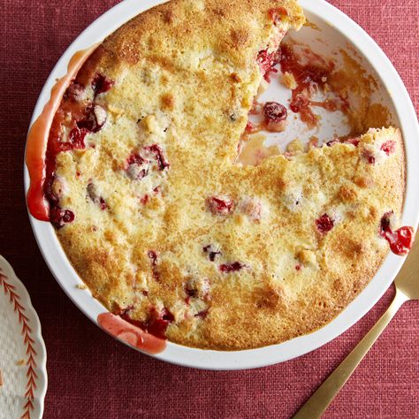 Fun Thanksgiving Desserts, Cranberry Cake, Thanksgiving Cakes, Ina Garten Recipes, Cranberry Apple, Thanksgiving Food Desserts, Apple Cake Recipes, Apple Cranberry, Thanksgiving Desserts