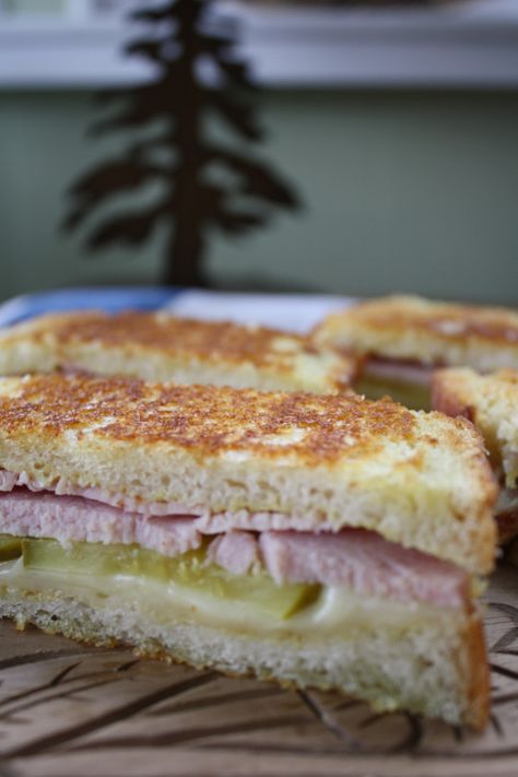 Grilled Cubano Sandwich with Slow-cooked Peameal Bacon Recipes With Peameal Bacon, Canadian Bacon Sandwich, Peameal Bacon, Bacon Dinner, Cubano Sandwich, Bundt Recipes, Bacon Sandwich, Canadian Food, Crockpot Pork