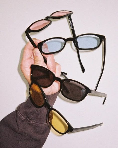 Sunglass Pictures Ideas, Sunglasses Photography Ideas, Sunglasses Still Life, Sunglasses Editorial, Sunglasses Pictures, Sunglass Photography, Sunglass Photoshoot, Creative Sunglasses, Sunglasses Photography