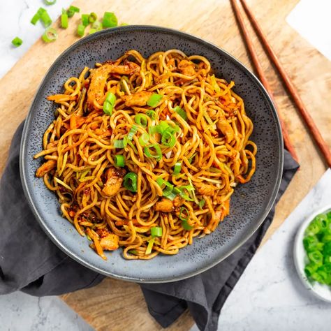 Egg-Fried Noodles Just Spices, Fried Noodles, Savory Sauce, Tasty Dishes, Spice Things Up, Noodles, Egg, Yummy Food, Sauce