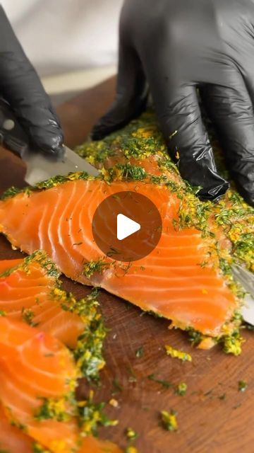 Salmon Appetizer Recipes, Perfect Salmon, Salmon Fillet Recipes, Salmon Wrap, Fish Fillet Recipe, Salmon Appetizer, How To Make Fish, Canapes Recipes, Salmon Sandwich