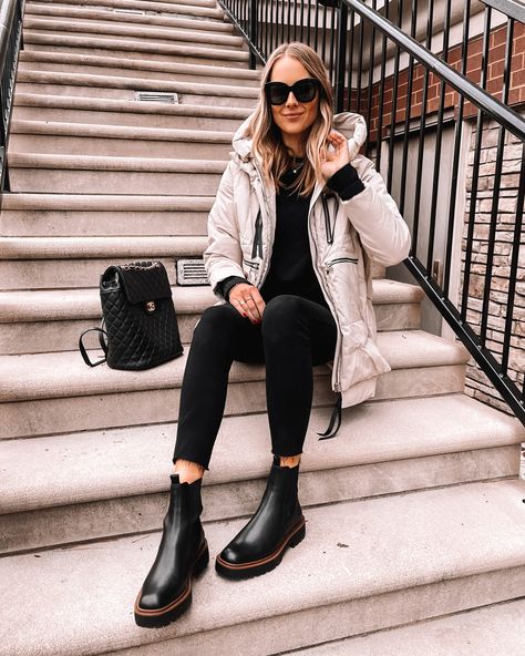 Fashio Jackson Wearing Amazon Fashion Puffer Jacket Black Chelsea Boots Outfit Women, Sam Edelman Laguna Chelsea Boot, Chelsea Boot Outfits Women, Black Chelsea Boots Outfit, Chelsea Boot Outfit, Outfits With Boots Winter, Chelsea Boots Outfit, Outfit Botas, Black Boots Outfit