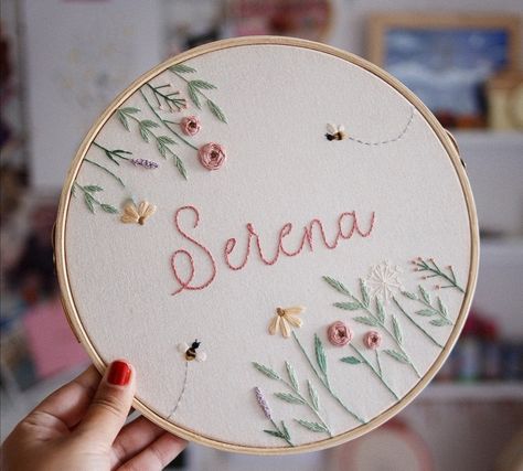 Embroidery Hoop Art Diy, Hand Embroidery Patterns Free, Embroidery Hoop Crafts, Simple Hand Embroidery Patterns, Embroidery Lessons, Diy Embroidery Designs, Embroidery Tshirt, Diy Embroidery Patterns, Handmade Embroidery Designs