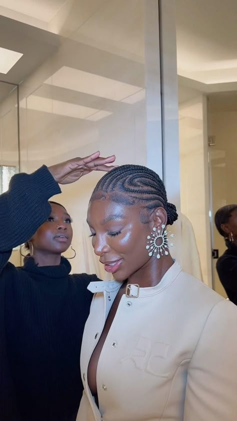 Yasss #TheBeautyB0ss Done it 🥰🥳🤎 #michaelacoel for the #bfc #britishfashioncouncil 🤎 | Instagram Knowles’s Braids Styling, African Women Hairstyles, Chloe And Halle Locs, Braids With Natural Hair, Natural Cornrow Hairstyles, Flips Hair, Cornrows Natural Hair, Hair Black Women, Cornrows Braids For Black Women