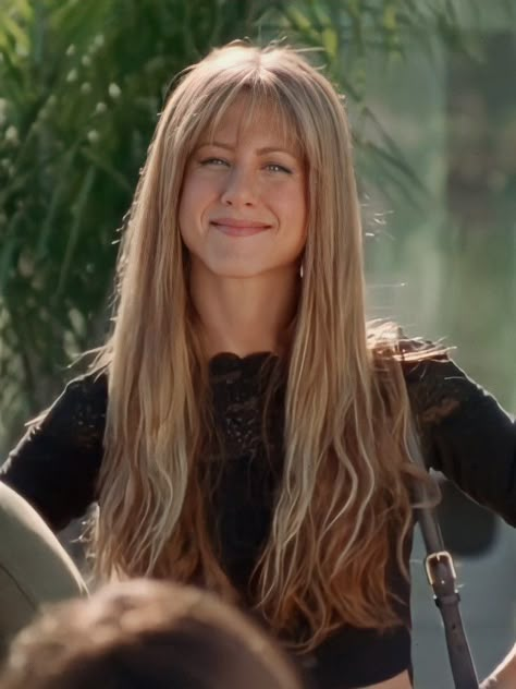 Prom Hair Medium, Jennifer Aniston Hair, Blonde Bangs, Jennifer Aniston Style, Wine Hair, Long Hair With Bangs, Hair Color And Cut, Tone Hair, Gen Z