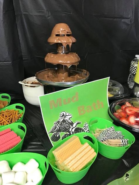 ATV Four Wheeler Party Mud Bath Food Table Mudding Party Ideas, Quad Party Ideas, Four Wheeler Themed Birthday Party, Mud Birthday Party Ideas, Mudding Birthday Party, Atv Themed Birthday Party, 4 Wheeler Birthday Party Decorations, Fourwheeler Birthday Party, Mud Birthday Party