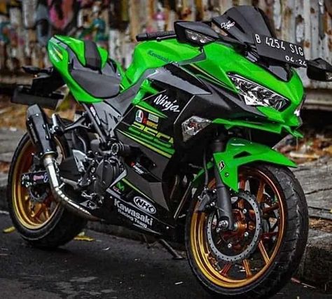 Kawasaki 250, Honda Bike, Ninja Motorcycle, Green Ninja, Ninja Bike, Harley Davidson Images, Kawasaki Ninja 250r, Ninja 400, Kawasaki Zx10r