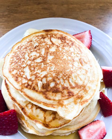 One Point Weight Watchers Blueberry Lemon Pancakes, 1 Point Pancakes Weight Watcher Recipes, Weight Watchers Banana Pancakes, Apple Sauce Pancakes, Weight Watcher Pancakes, Pancakes Cottage Cheese, Weight Watcher Breakfast, Ww Pancakes, Miracle Muffins