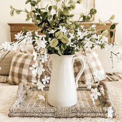 Candle Office, Modern French Country Style, Farmhouse Floral Decor, French Country Decorating Ideas, Formal Living Room Decor, Cottage Style Bathrooms, Cottage Spring, Coffee Table Decor Living Room, Light Flowers