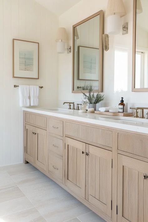 36 Bright Coastal Bathroom Design Ideas to Refresh Your Space Natural Wood Vanity Bathroom, Modern Coastal Bathroom, Clever Storage Ideas, Coastal Bathroom Design, Mint Green Walls, Light Wooden Floor, Beach House Bathroom, Rustic Vanity, Coastal Bathroom