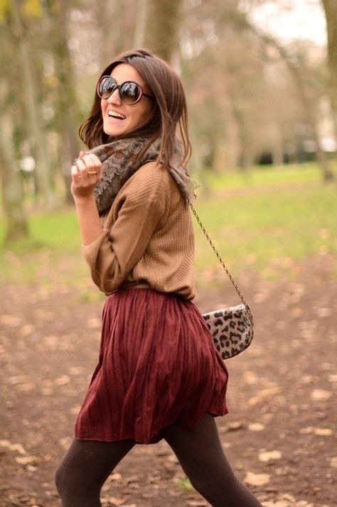 Fall Style Brown Tights, Burgundy Skirt, Belle Silhouette, Looks Street Style, Looks Chic, Look Vintage, Looks Style, Teen Girls, Fall Winter Outfits