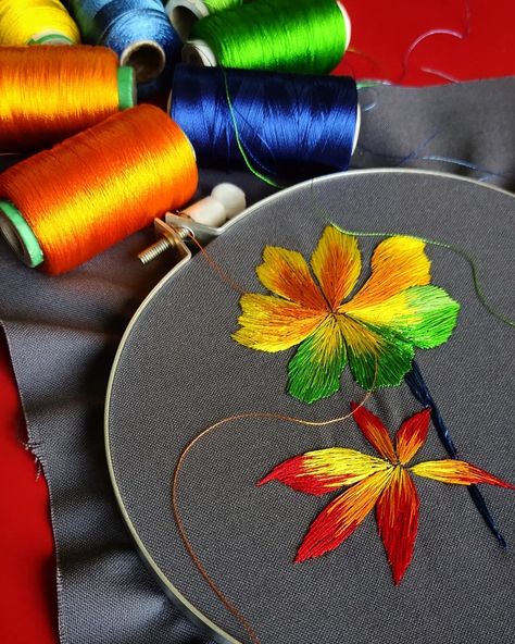 Embroidery, silk embroidery, hand embroidery Silk Thread Embroidery Design, Crochet Bedsheets, Silk Thread Embroidery, Embroidery Napkins, Embroidery Lessons, Embroidery Tshirt, Embroidery Tools, Floral Embroidery Patterns, Dmc Embroidery Floss