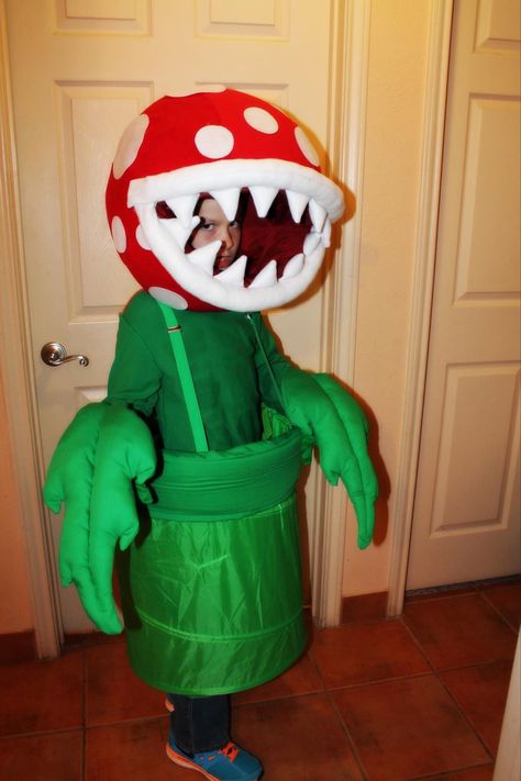 Plant Costume, Homemade Costumes, Super Mario Brothers, Mario Brothers, Super Mario, Ronald Mcdonald, Mario, Fictional Characters, Art