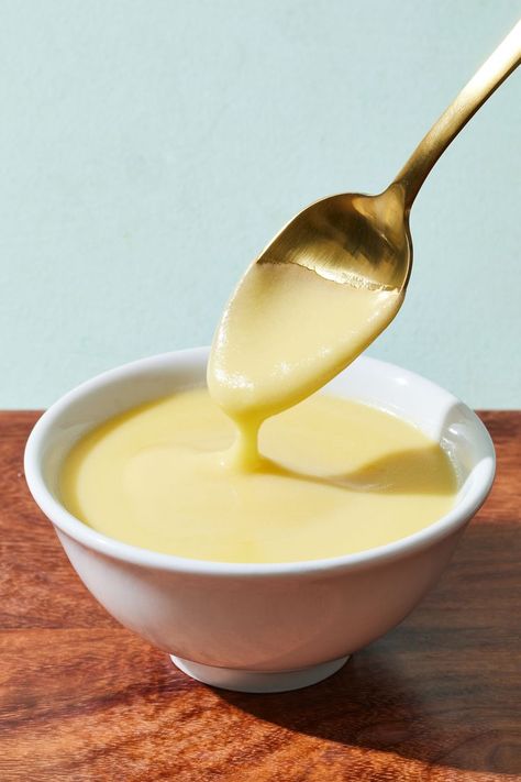 Crème Anglaise Cream Anglaise, Anglaise Sauce, Vanilla Custard Sauce, Creme Anglaise Recipe, Teenage Books, Fruit Sauces, Sweet Sauces, Custard Sauce, Make From Scratch