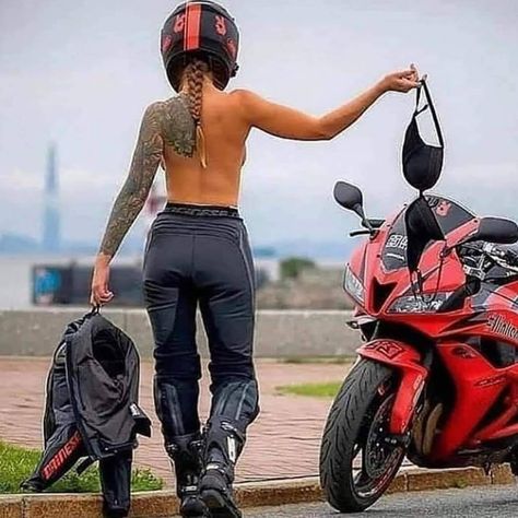 Motorbike Women, Motorbikes Women, Motorcycle Momma, Rider Girl, Girl Riding Motorcycle, Bike Rally, Cafe Racer Girl, Lady Riders, Hot Bikes