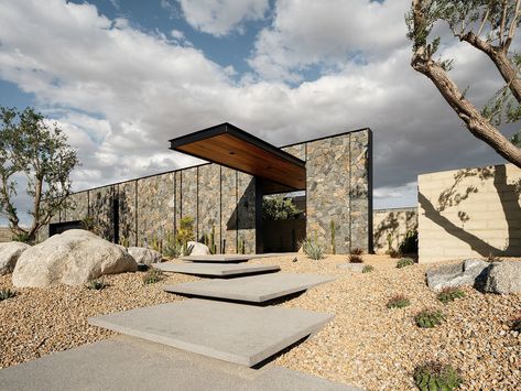 Echo at Rancho Mirage by Studio AR&D - Dwell Desert Living, Stone Facade, Rancho Mirage, California Desert, California Real Estate, Desert Homes, Residential House, Indoor Outdoor Living, Amazing Architecture