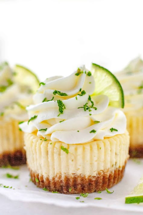 Key Lime Desserts, Key Lime Cheesecake, Cheesecake Mini, Lime Cheesecake, Whipped Cream Cheese, Mini Cheesecakes, Cookie Crumbs, Little Cakes, Lime Pie