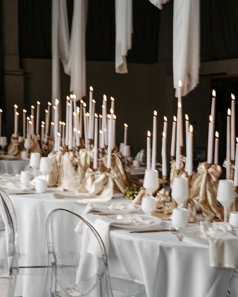 French Wedding Decor, Wedding Social Media, Neutral Wedding Inspiration, Classic Wedding Reception, Wedding Organiser, Wedding Setup, Table Arrangements Wedding, Candle Projects, Royal Baby Showers