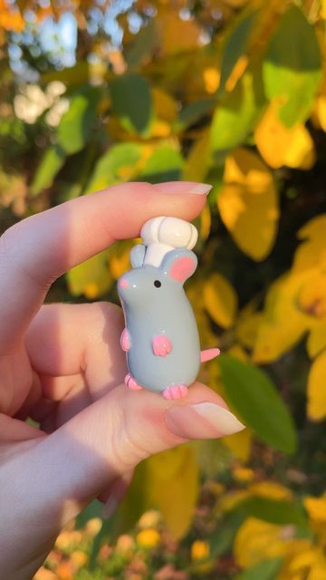 Micro Clay Animals, Mini Clay Creatures, Tiny Air Dry Clay Creations, Air Dry Clay Projects Animals, Mini Clay Ideas Animals, Mini Things To Make Out Of Clay, Cute Clay Creatures, Mini Clay Charms, Mini Air Dry Clay Ideas