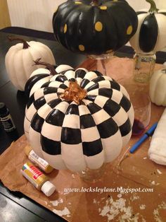 Locksley Lane: MacKenzie-Childs Look A Like Pumpkins#.VayCCNHJCUk#.VayCCNHJCUk Mackenzie Childs Diy, Mackenzie Childs Inspired, Mckenzie And Childs, Pumpkin Topiary, Fall Deco, Pumpkin Decor, Diy Pumpkin, Theme Halloween, Fall Halloween Decor