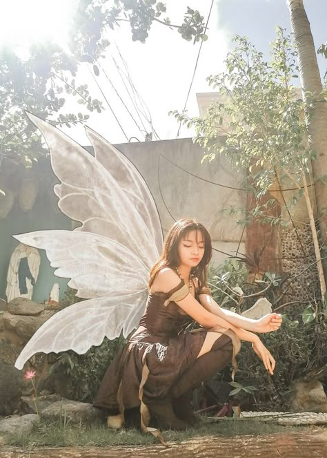 Fairy Poses Photography, Garden Fairy Photoshoot, Fairy Concept Photoshoot, Fairy Best Friends, Fairy Poses Reference, Human Fairy, Fairy Reference, Fairy Aesthetic Clothes, Fairy Poses