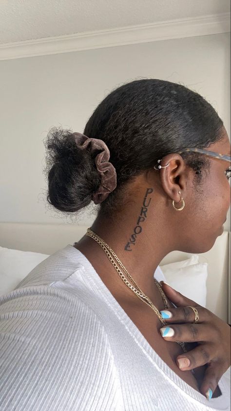 Back Ear Tattoo Black Women, Purpose Neck Tattoo, Purpose Tattoo Neck, Neck Tattoos For Black Women, Behind Ear Tattoo Black Women, Ear Tattoo Black Women, Ear To Neck Tattoo, Side Neck Tattoos Women Words, Tattoo On Dark Skin Women