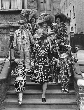 Messy Nessy Chic uncovers the Pearly Kings and Queens, an English style subculture, with their colorful feathered hats and hand-sewn pearl button suits. Messy Nessy Chic, Kings And Queens, London History, Old London, Vintage London, English Style, Button Art, My Heritage, Vintage Pictures