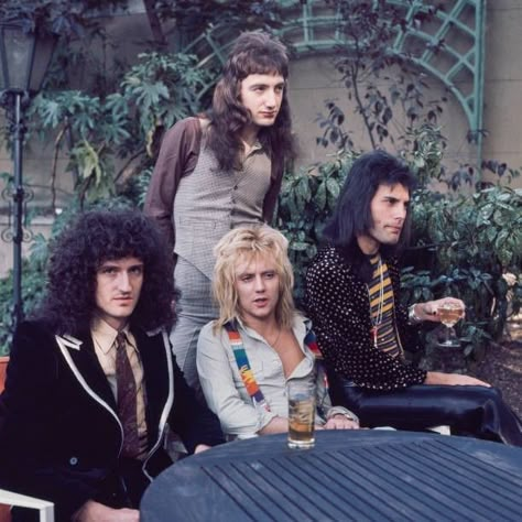 Queen Band Pictures, Queen Rock Band, Night At The Opera, A Night At The Opera, Queen Photos, Freddy Mercury, We Will Rock You, Queen Pictures, Queen Freddie Mercury