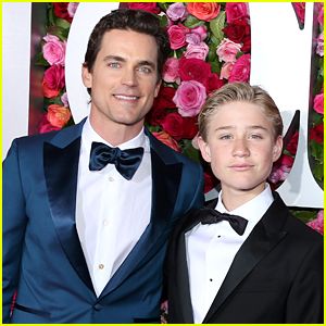 Matt Bomer Says His 14-Year-Old Son Came Out as Straight in a Touching Way Matt Bomer Family, Matt Bomer Husband, Matt Bomer Simon Halls, Shawn Mendes Wattpad, Simon Halls, Shawn Mendes Snapchat, Shawn Mendes Tour, Shawn Mendes Concert, Shawn Mendes Imagines