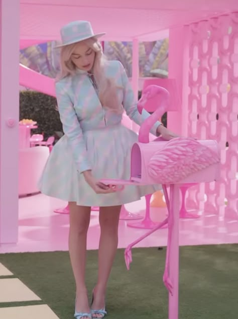 Margot Robbie Barbie Movie, Raining Day Outfit, Movie Behind The Scenes, I'm A Barbie Girl, Barbie 2023, Girl Barbie, Barbie Room, Barbie Wardrobe, Barbie Core