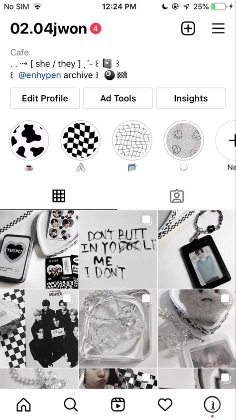 Tik Tok Feed Aesthetic, Phone Edit, Insta Layout, Profile Ideas, Instagram Feed Ideas Posts, Photo Editing Tricks, Instagram Feed Ideas, Instagram Bio, Insta Posts