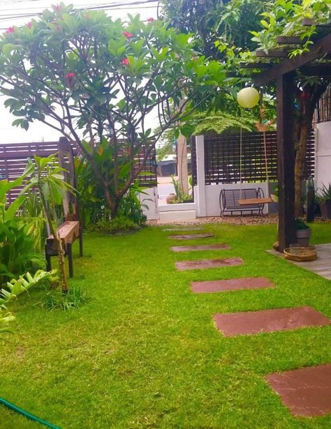 Plants: Philippine native trees, tropical flowers, and herbal plants. Decoration: Add a small bahay kubo (nipa hut) as a focal point or seating area. #Tags for Social Media #PhilippineGardens #TropicalBackyard #GardenDesignPH #PinoyGardens #ZenGardenPH #EdibleGardenPH #NativePlantsPH #BackyardOasis #OutdoorLivingPH Kerala Home Garden Ideas, Backyard Garden Design Ideas, Garden Ideas With Plastic Bottles, Garden Landscaping Ideas, Autumn Room, Beautiful Home Gardens, Tropical Backyard, Kerala Houses, Garden Design Ideas