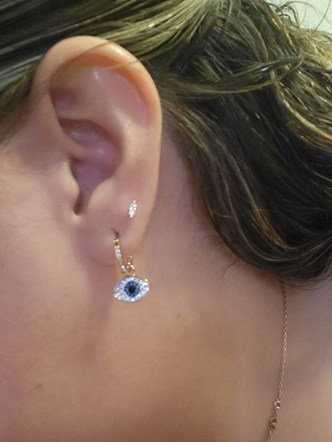 Swarovski evil eye + two crystal stud Evil Eye Swarovski, Evil Eye Piercing, Eye Piercing, Second Piercing, Piercing Ideas, Evil Eye Earrings, Eye Earrings, Girly Jewelry, Diamond Jewellery