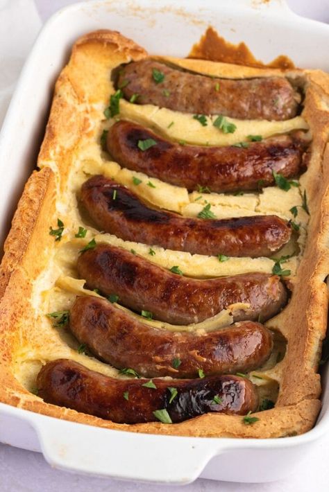 Toad In The Hole Recipe, Yorkshire Pudding Batter, English Dishes, Sausage Wrap, Pork Sausages, Yorkshire Pudding Recipes, Toad In The Hole, Crepes And Waffles, Hot Sausage