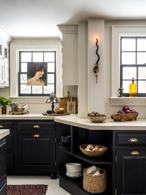 Vanessa Carlton House, French Black Kitchen, Rhode Island Home Interior, Architectural Digest Kitchens, Moody English Kitchen, Black Traditional Kitchen, Styling An Island, Modern Glam Home Decor, Cozy Home Style