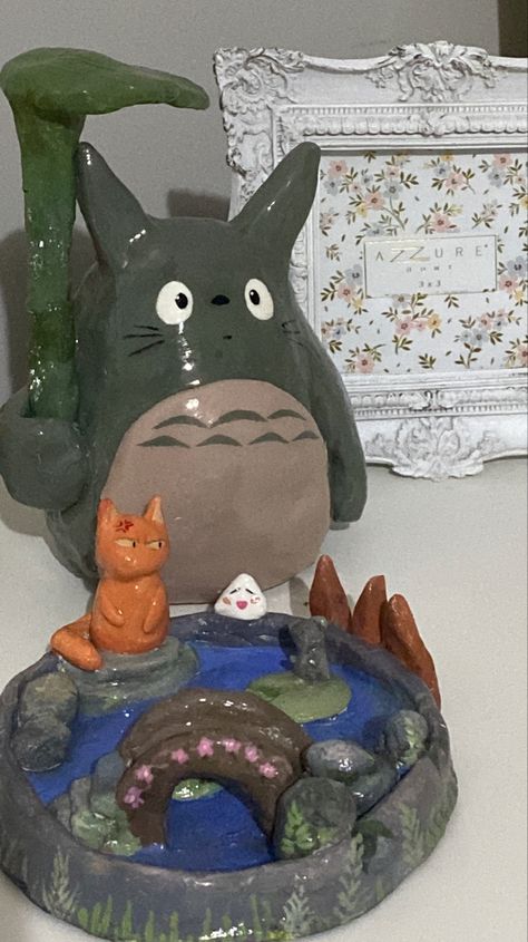 Air Dry Clay Anime Ideas, Totoro Clay Sculpture, Ceramic Totoro, Totoro Sculpture, Sanrio Pottery, Clay Figures Aesthetic, Totoro Ceramic, Clay Totoro, Totoro Clay