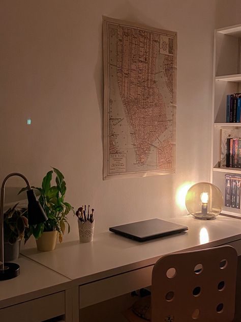 Tidying Bedroom Aesthetic, Simple Desk Aesthetic, Neat Clean Bedroom Aesthetic, Tidy Bedroom Aesthetic, University Room Ideas Uk Aesthetic, Tidy Room Aesthetic, Neat And Clean Bedroom, Student Room Aesthetic, Desk Plant Aesthetic