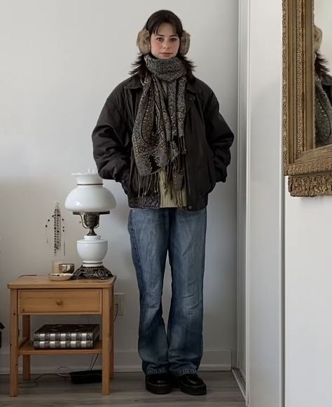 Glasgow Winter Outfits, Winter Outfits Layered Cold Weather, 00s Winter Outfits, Frazzled English Woman Outfit, Winter In Germany Outfits, Minnesota Winter Outfits, Layered Winter Outfits Street Style, Eastern Europe Fashion, Extreme Winter Outfits