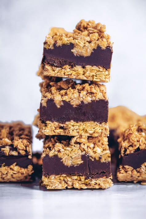 Chocolate Tahini Oat Bars - UK Health Blog - Nadia's Healthy Kitchen Tahini Bars, Baba Ganush, Snack Bar Recipes, Chocolate Tahini, Healthy Vegan Snacks, Vegan Snack, Oat Bars, Oatmeal Bars, Healthy Kitchen