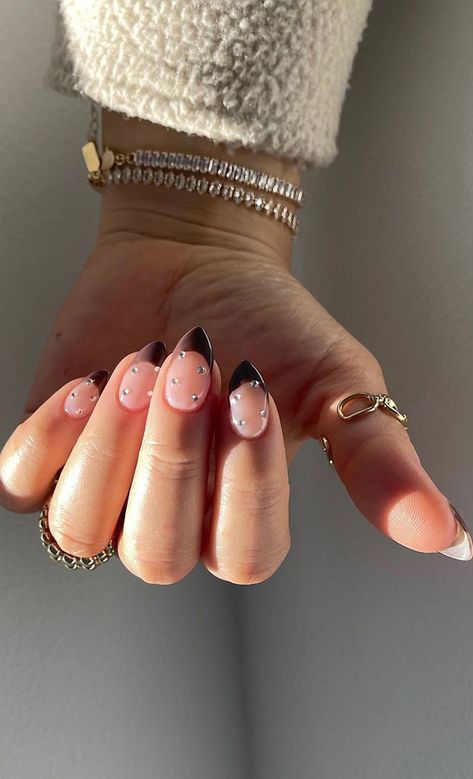 French Tips Rhinestones, Autumn Nail Colours, Brown French Tips, Boring Nails, Nails Inspo Aesthetic, Famous Nails, Dark Wallpapers Aesthetic, Uñas Ideas, Nails Brown